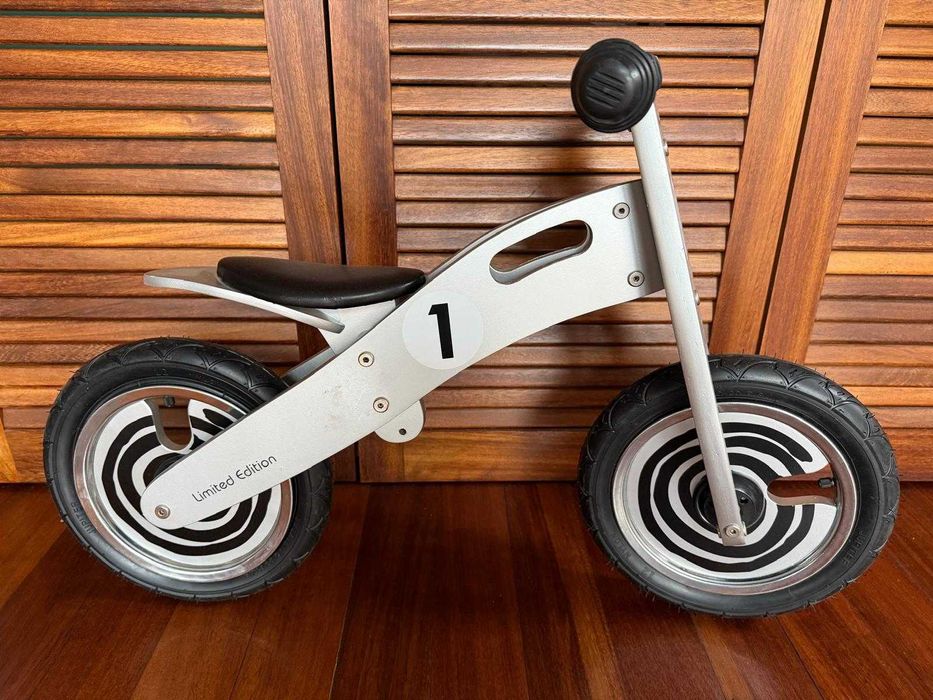 Bicicleta de equilíbrio retro – edição limitada, nunca foi usada