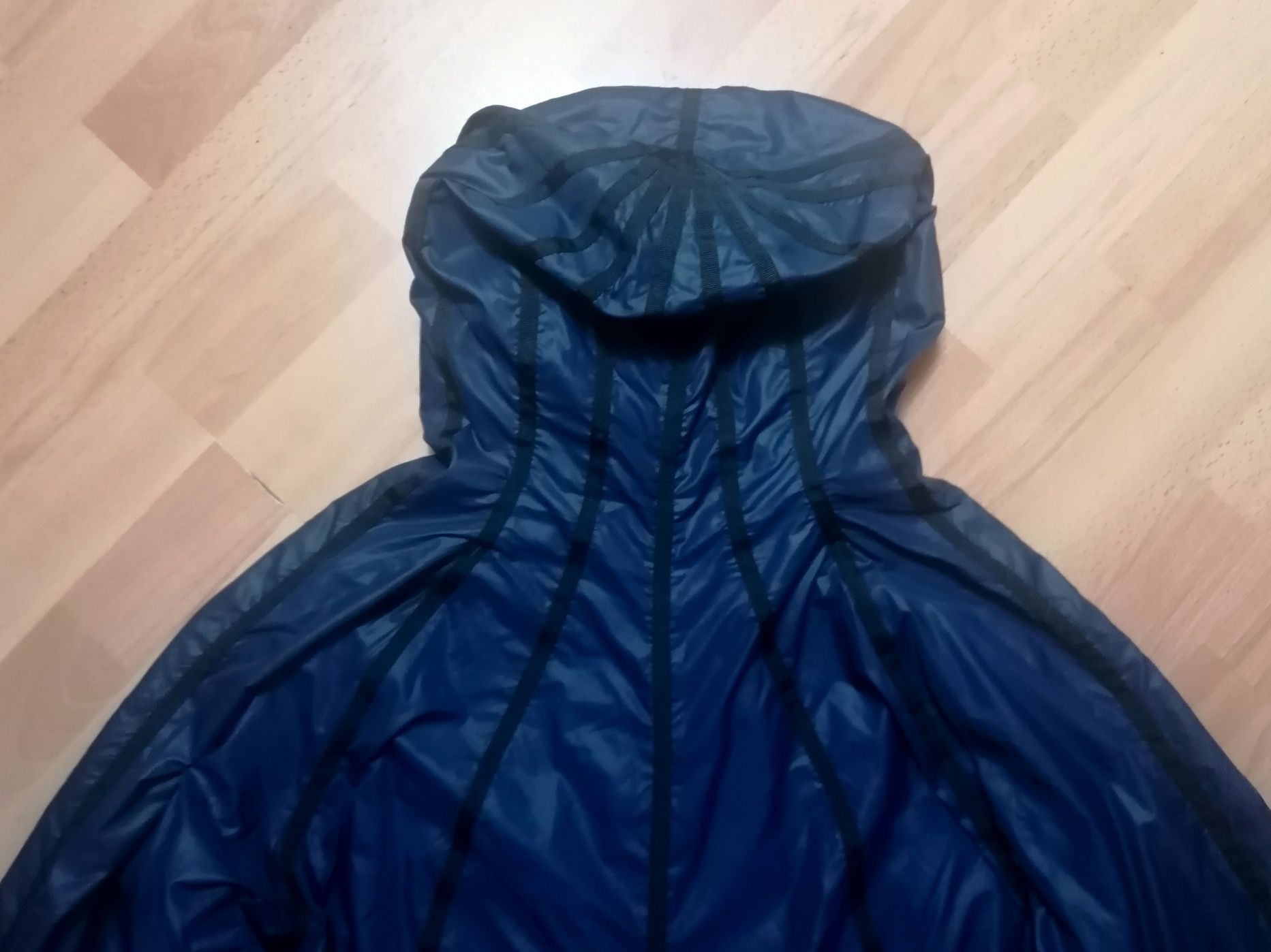 Płaszcz przeciwdeszczowy Christopher Raeburn Navy Nylon Jacket rozmiar