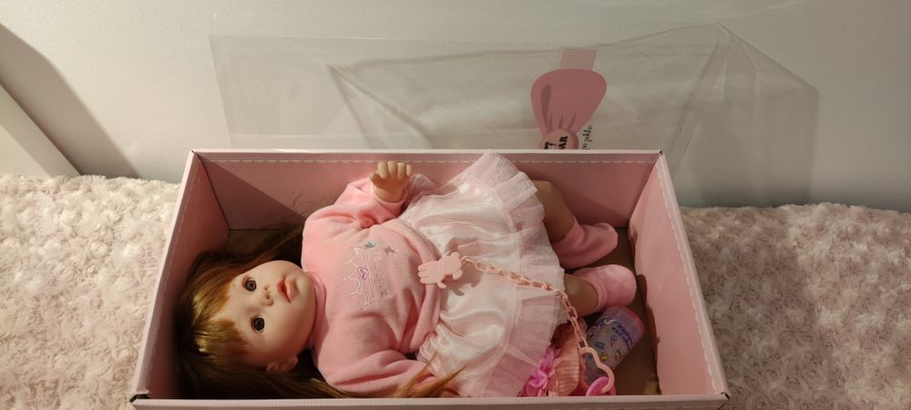 Lalka prawie jak nowa