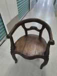 Cadeira de madeira para restauro.