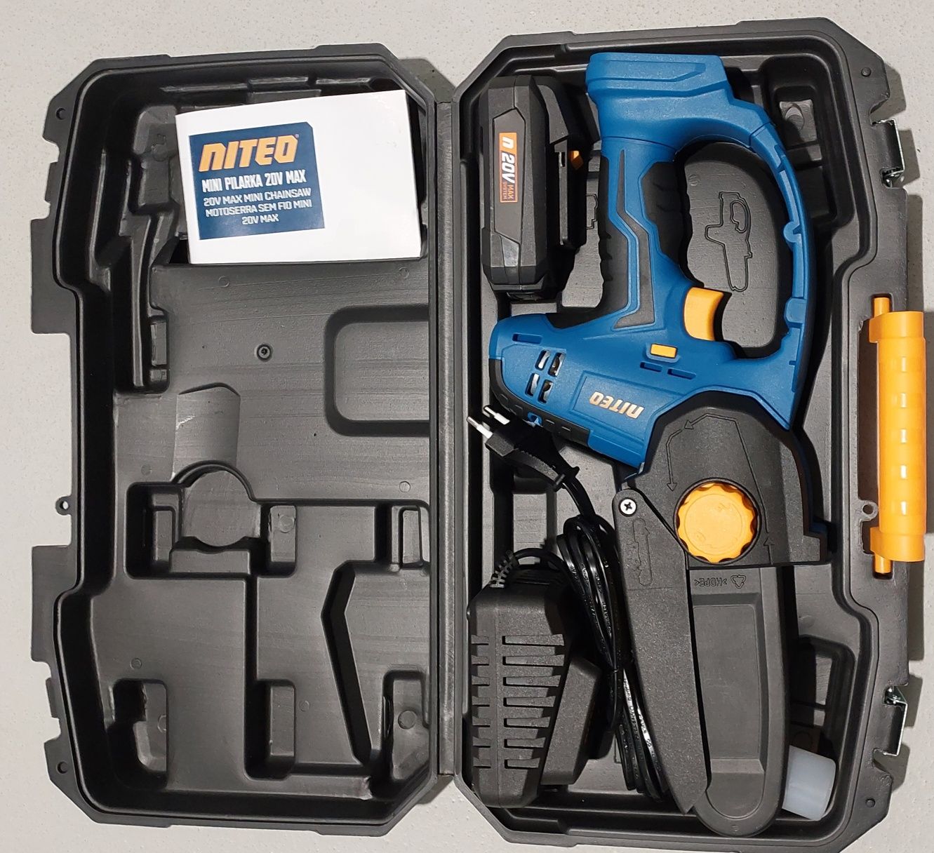 Mini pilarka akumulatorowa NITEO 20V MAX – poręczna i bezprzewodowa!
