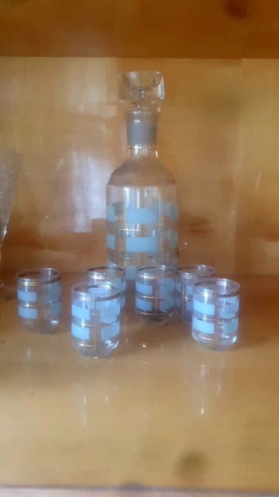 Karafka z kieliszkamiz Prl Hortensja. vintage, szklo, retro, antyk