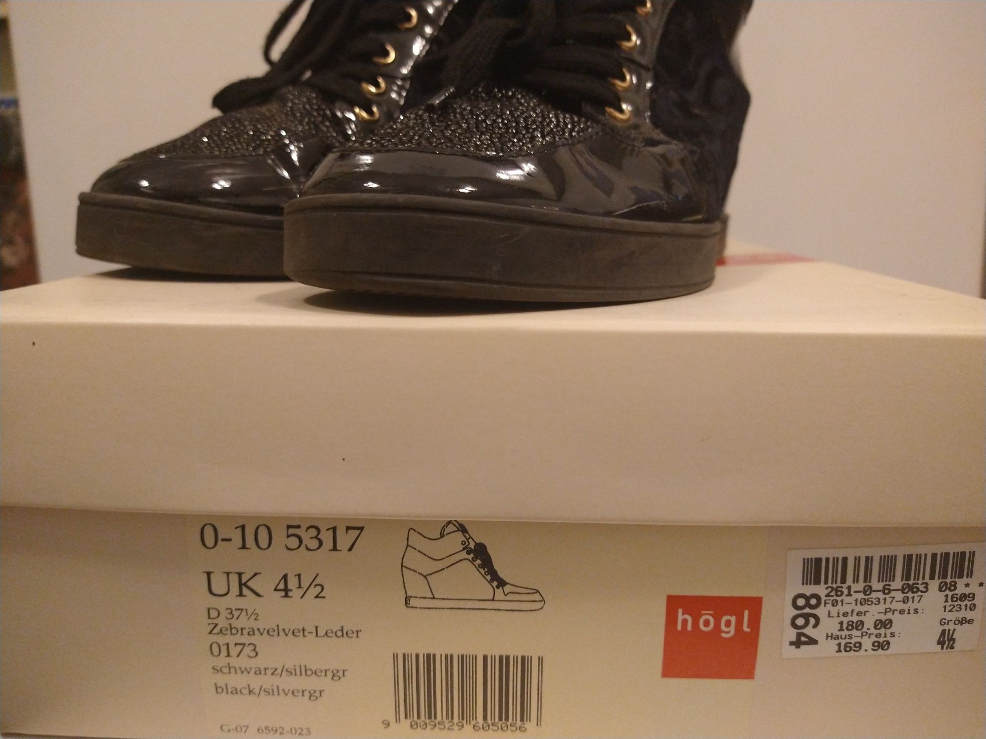Czarne lakierowane sneakersy na koturnie Högl roz.37
Czarne buty sport