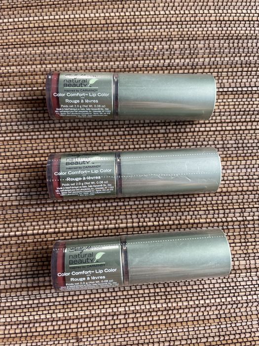 Помада от sally hansen