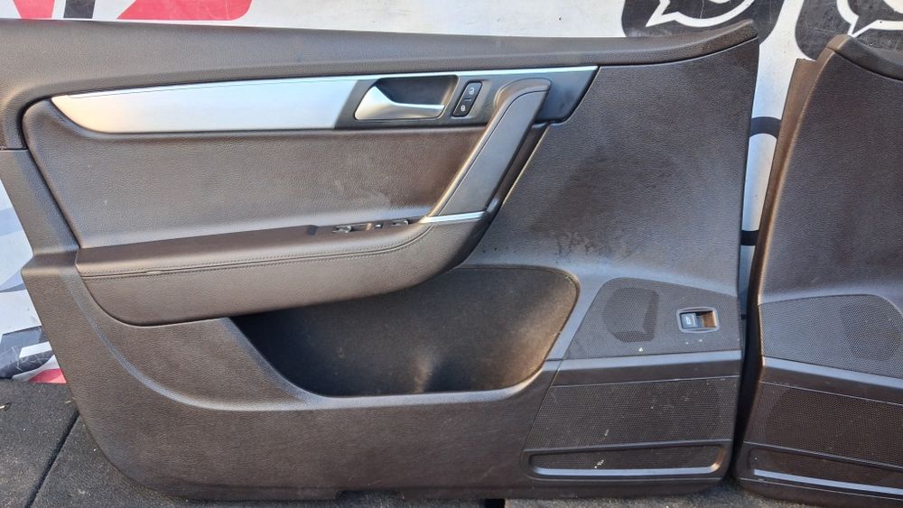 Дверні карти Volkswagen Passat B7 універсал