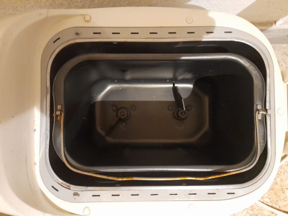 Máquina para fazer pão ou bolos