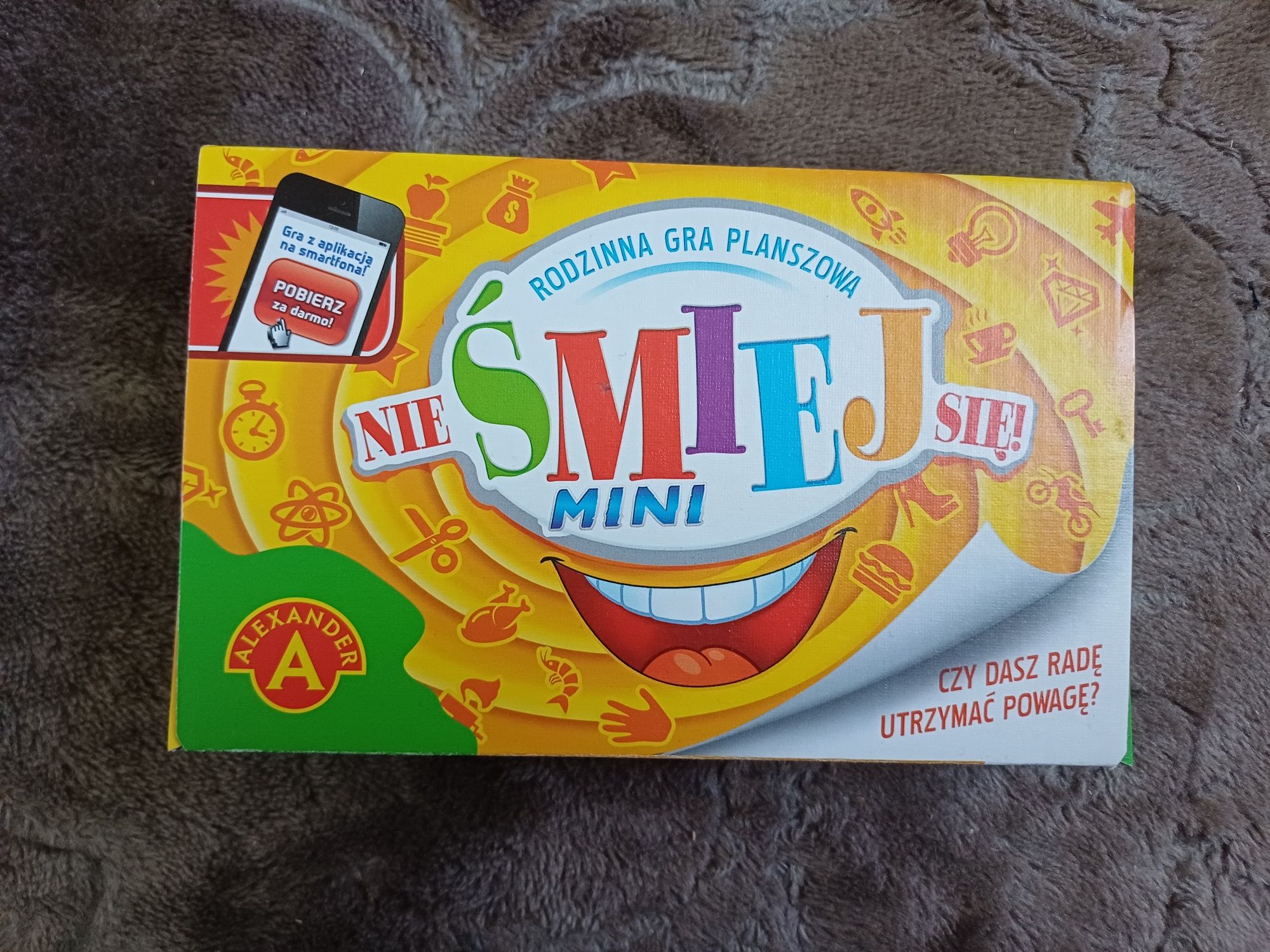 Nie śmiej się! Familijna Mini