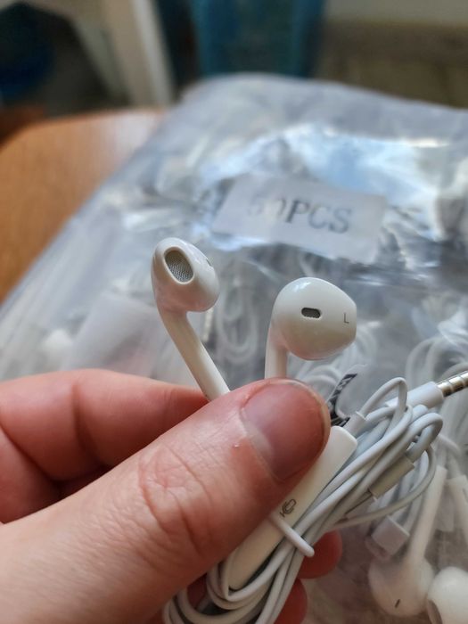 Навушники Apple iPhone EarPods with Mic 3.5 мм  одним лотом 50шт