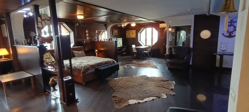 Комерційна квартира-яхта з виглядом на Київ. The Sky Loft.