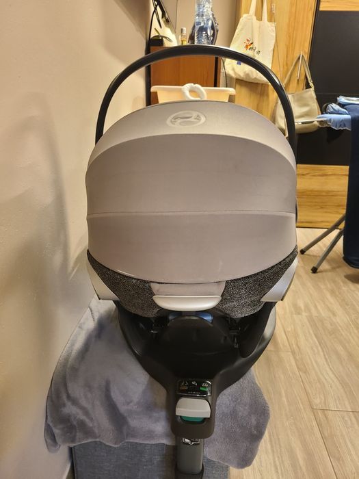 Nosidełko Cybex Cloud Z z bazą obrotową i folią przeciwdeszczową