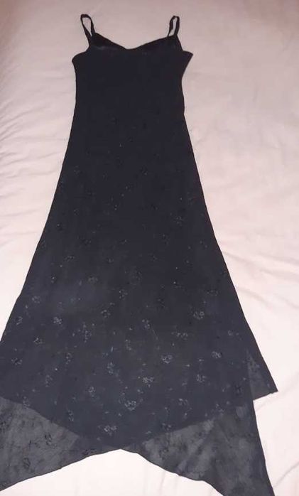 Vestido preto assimétrico