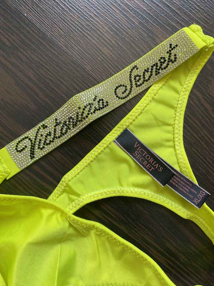 Трусы стринги нижнее белье Виктория Сикрет Victoria's Secret стразы