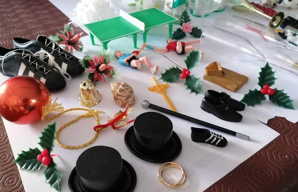 Peças decorativas de bolos e outros, lote todo por 5€