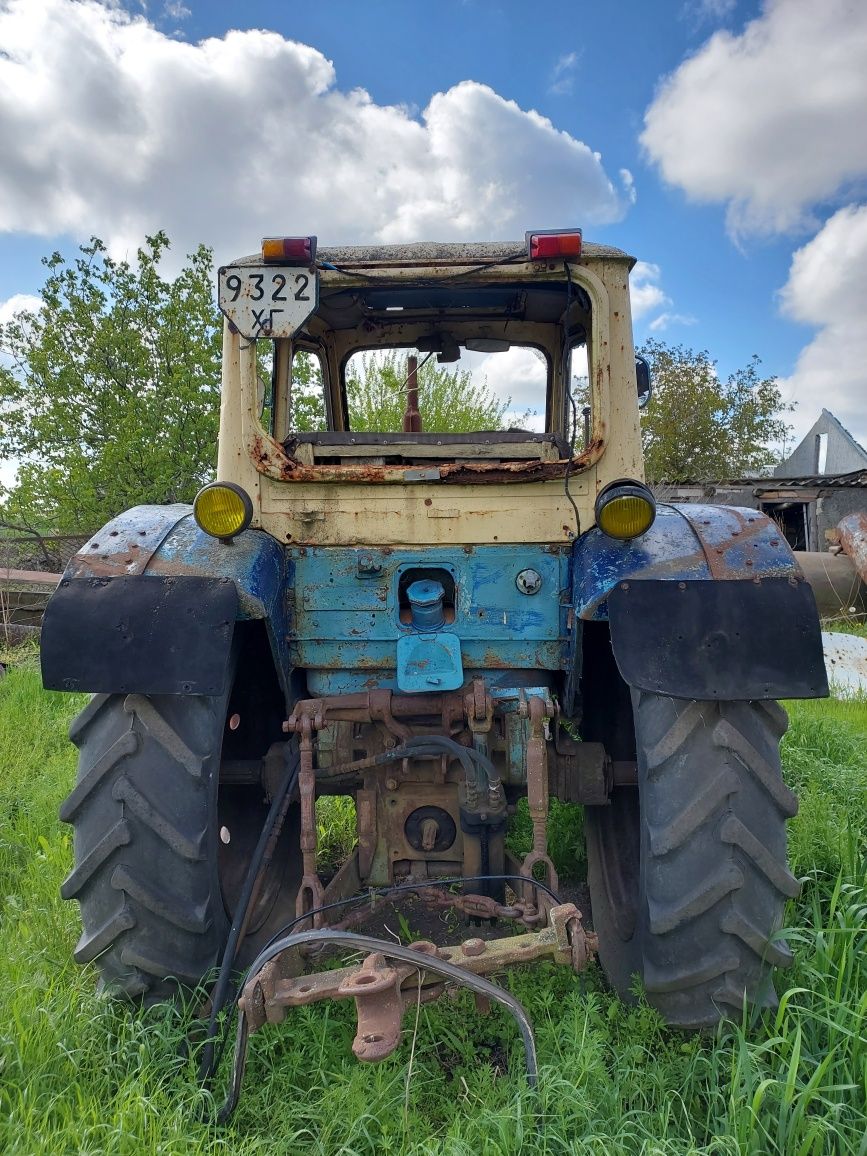 Продам трактор ЮМЗ - 6