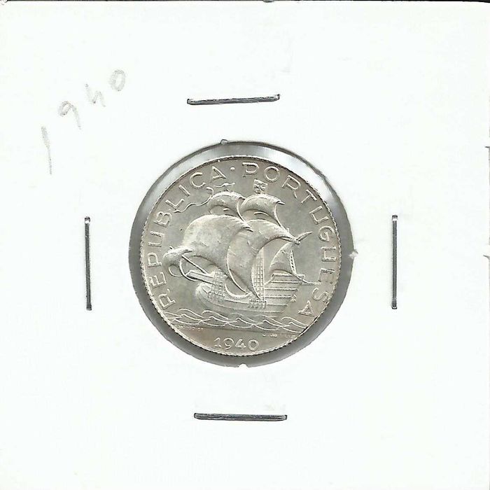 3 Moedas portuguesas - Belas – 2$50 (1940, 1944 e 1947) – Prata