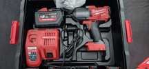 Klucz udarowy akumulatorowy Milwaukee M18FHIWF12 bateria 12Ah ładowark
