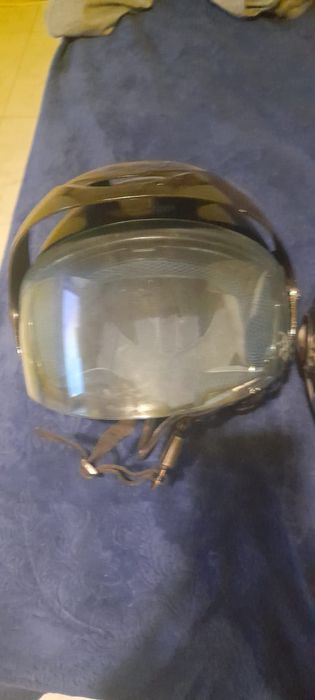 2 Capacetes semi novos