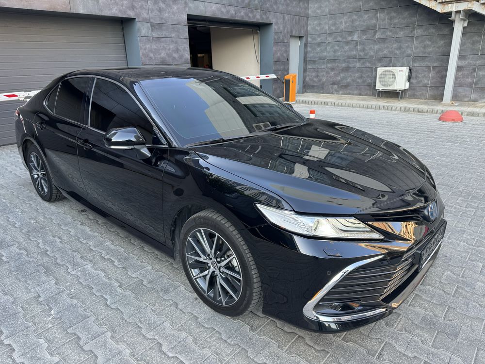 Toyota Camry Official Full