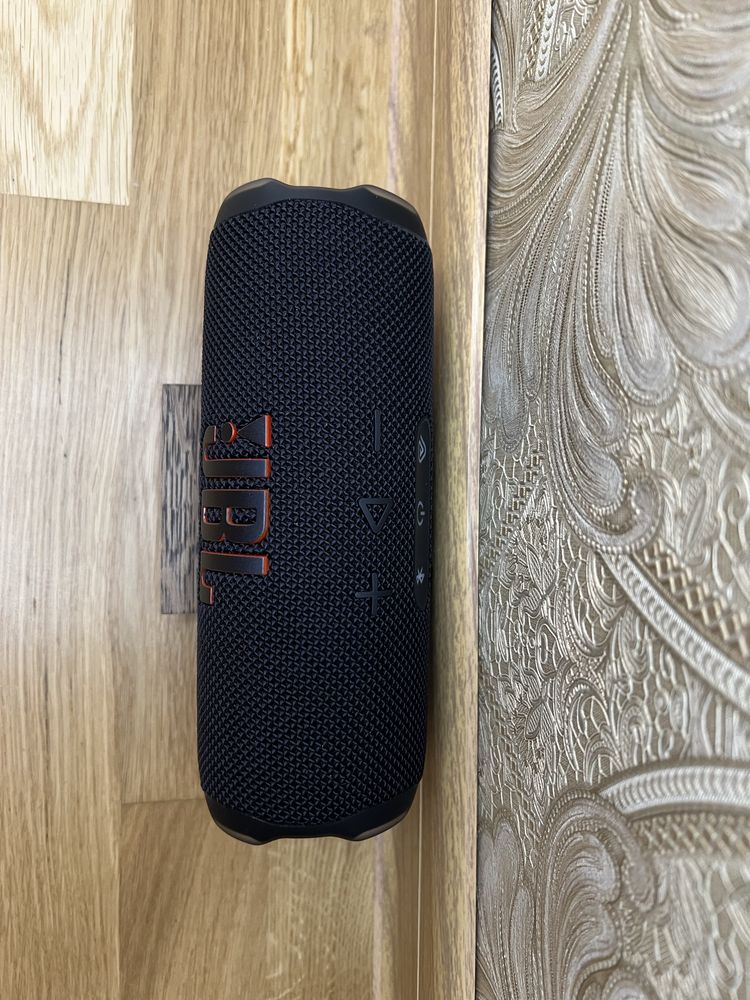 Портативна акустика Jbl Flip 7 Black