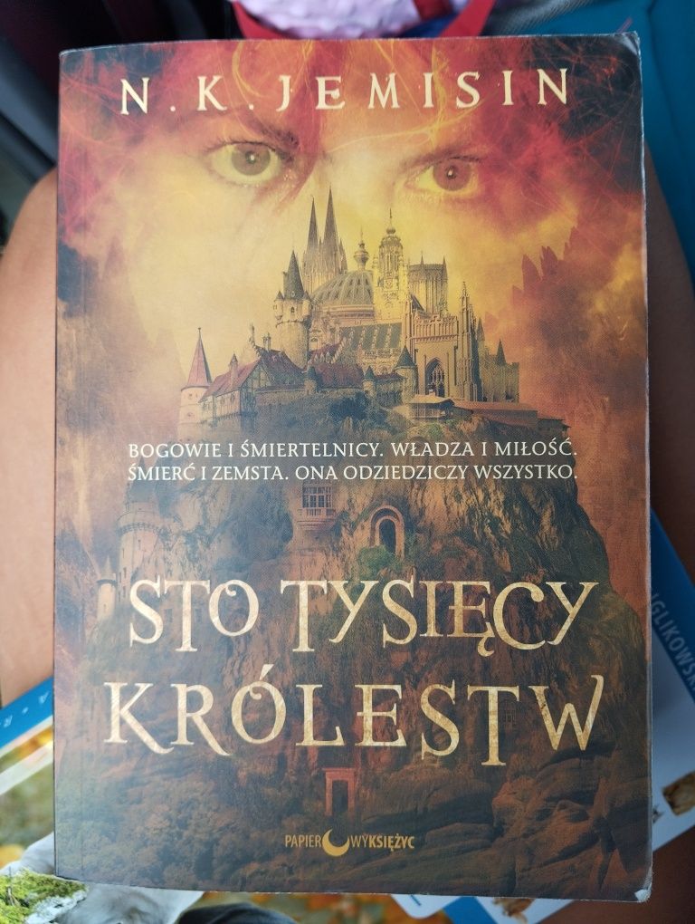 Sto tysięcy królestw N.K. Jemisin