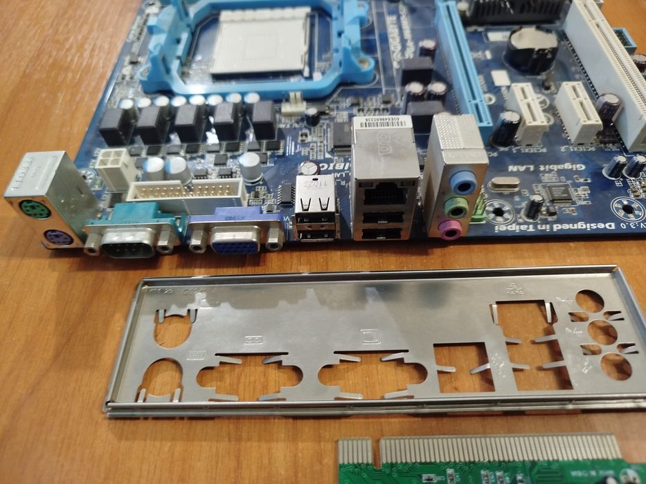 Материнская плата Gigabyte GA-M68MT-S2P