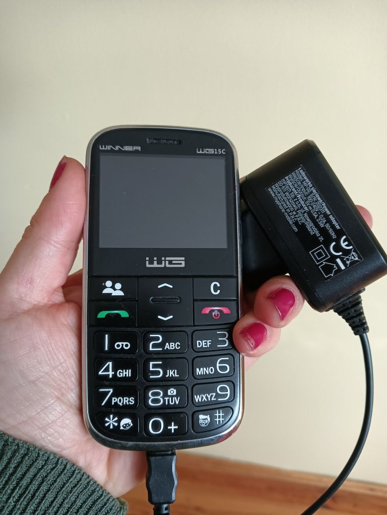Telefon WG15 z ładowarką