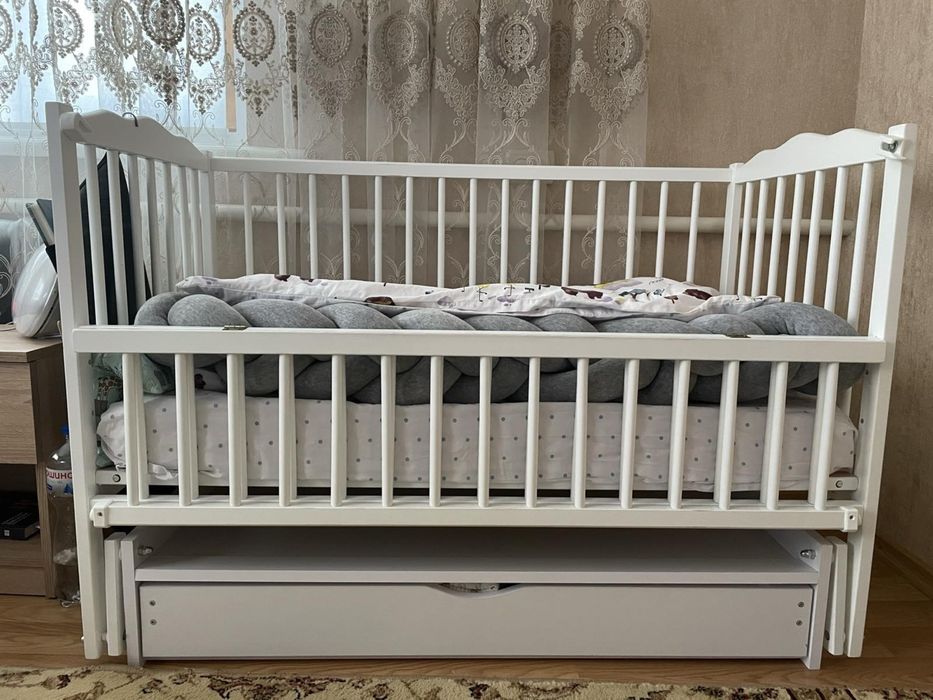 Дитяче ліжко з матрацом