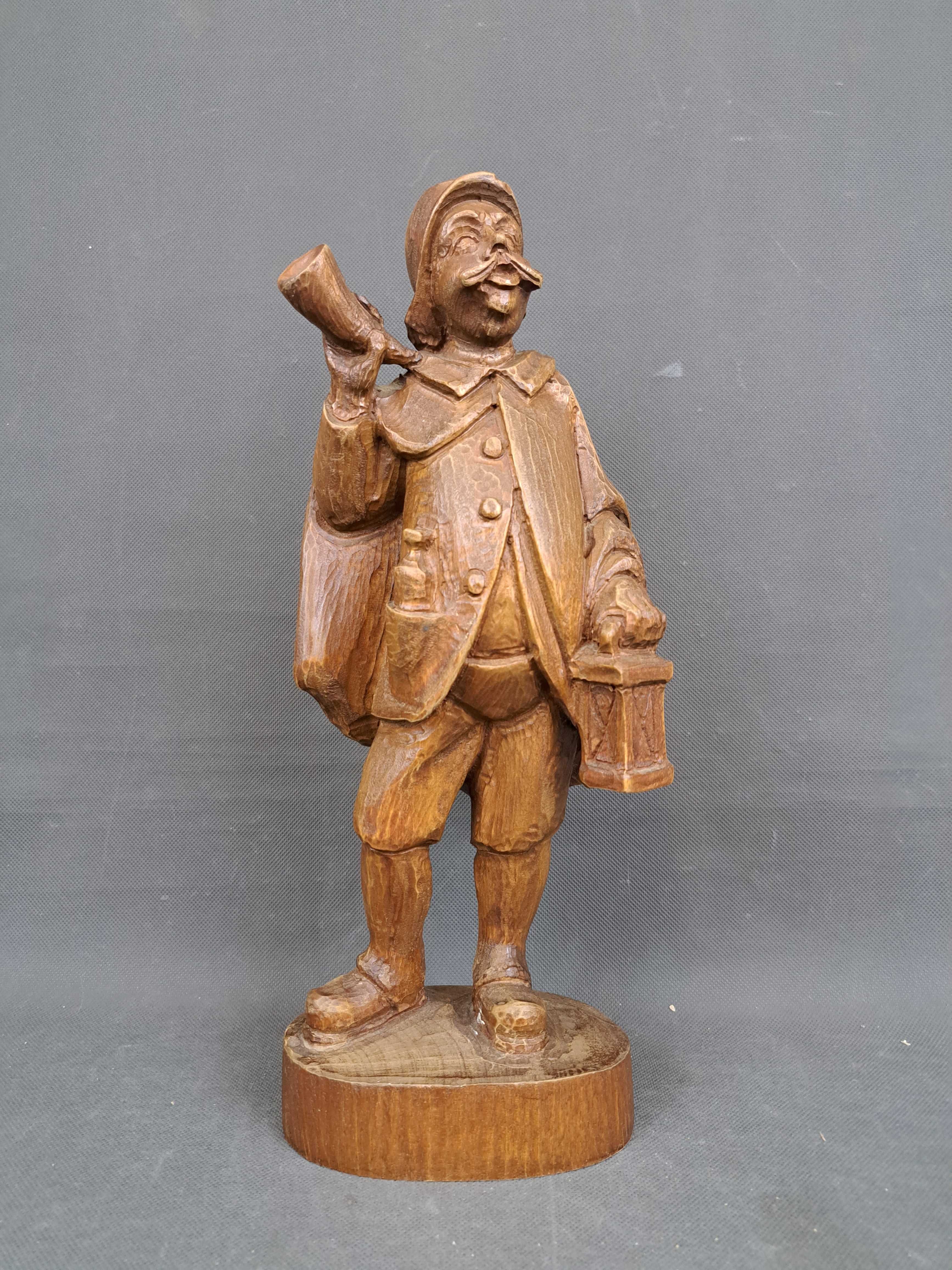 Strażnik z latarnią, rzeźba drewniana, wys. 37 cm