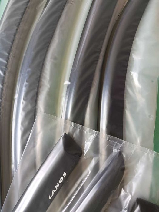 Вітровики , дефлектори комплект 4 штуки Daewoo Lanos, Sens