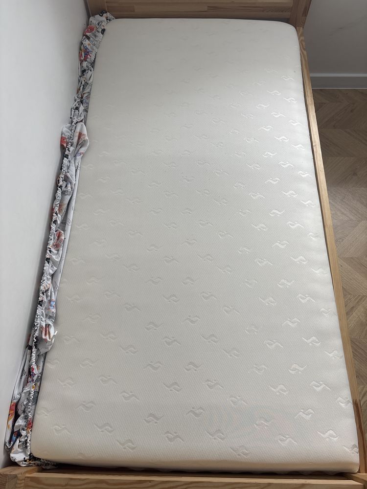 Lóżko 80x160 z materacem i stelażem