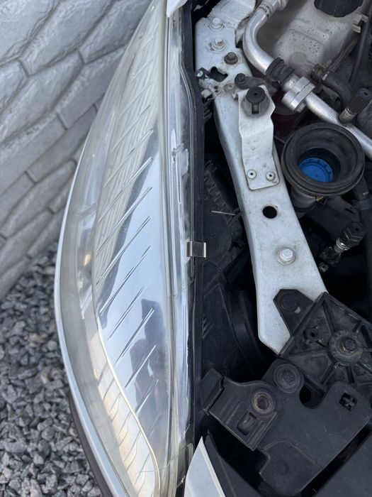 Продам передние фары Рено Меган 3 2009года