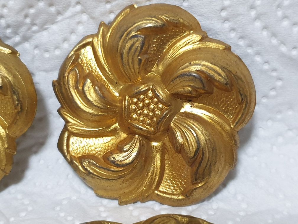 Conjunto de 4 antigas aplicações "Flores" douradas