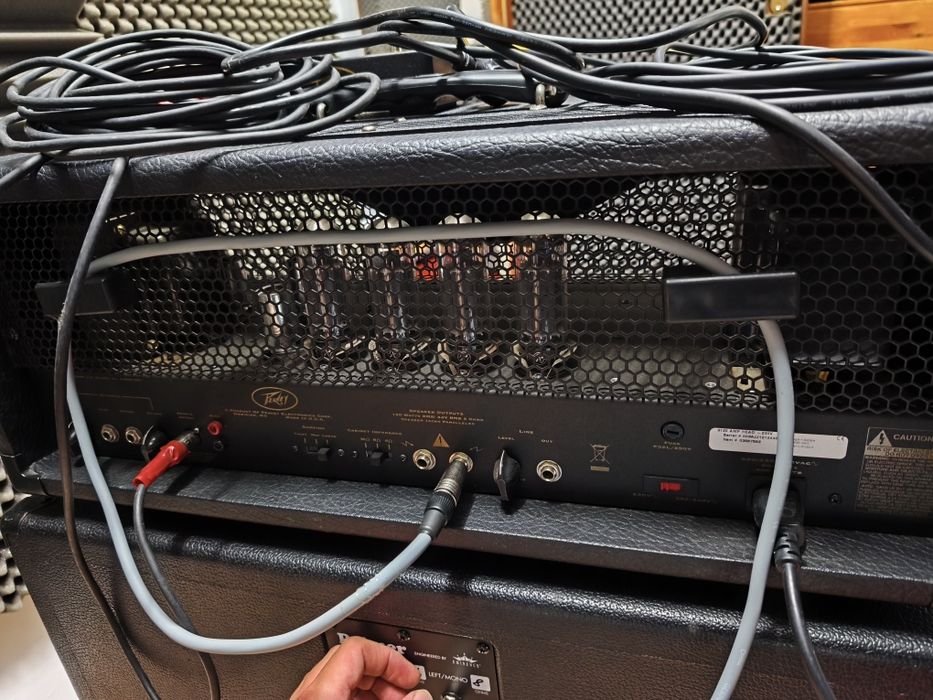 Vendo amplificador de guitarra Peavey 3120 em excelente estado