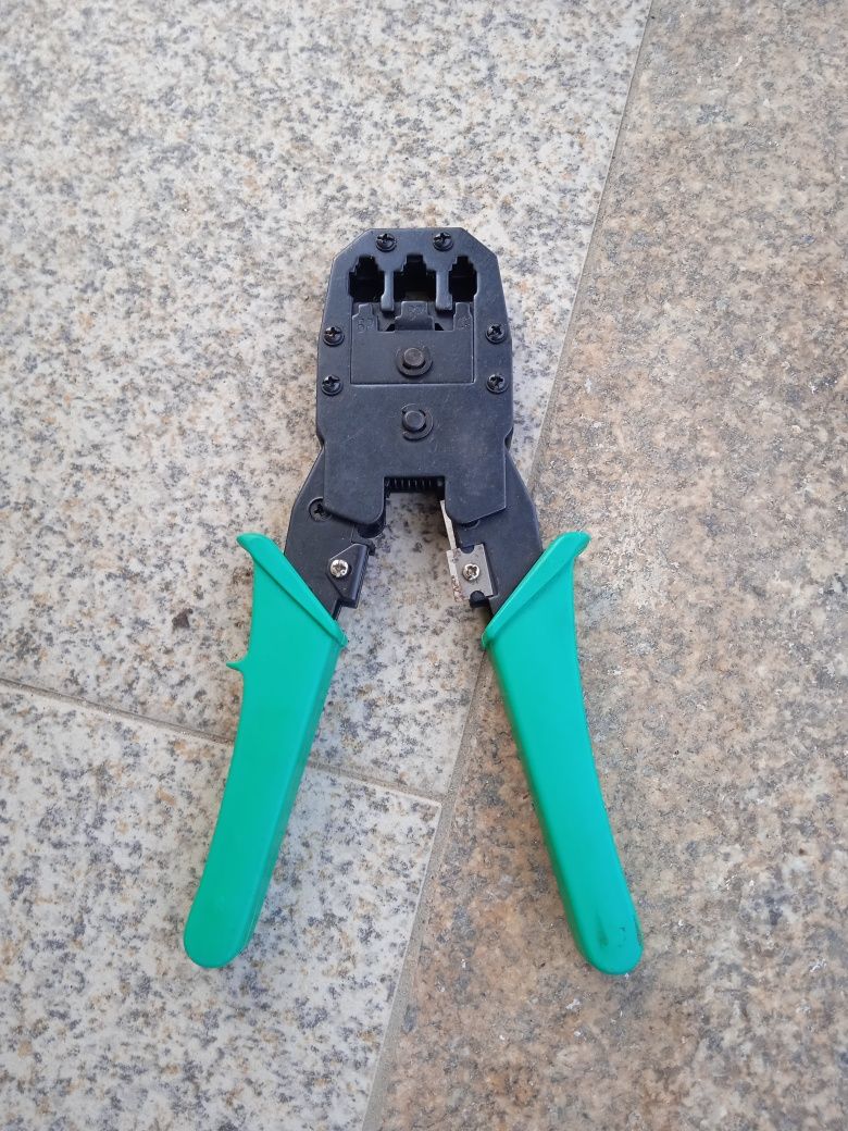 Alicate de Cravar fichas RJ45