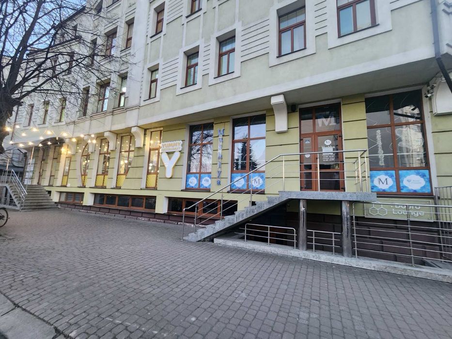 Здам в центрі біля Ратуші офіс 33м2