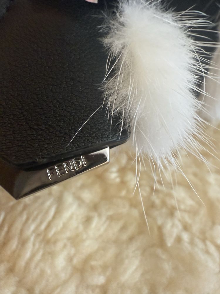 Сумка Fendi среднего размера