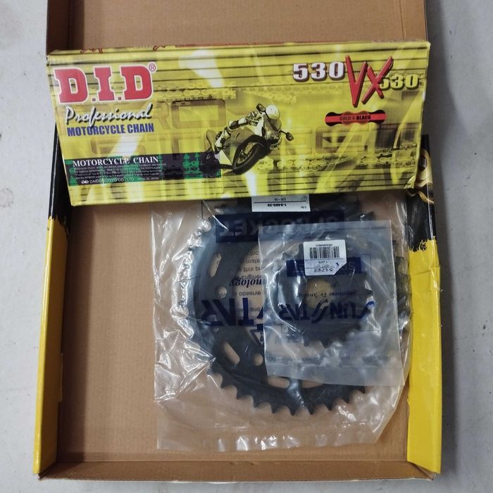 Zestaw napędowy napęd Yamaha XJR 1300 04 - 06 złoty DID+Sunstar