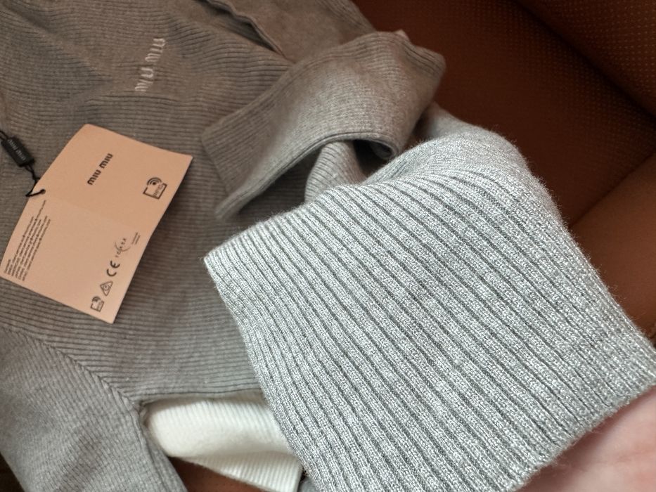 Гольф светр кофта miu miu в наявності два кольори