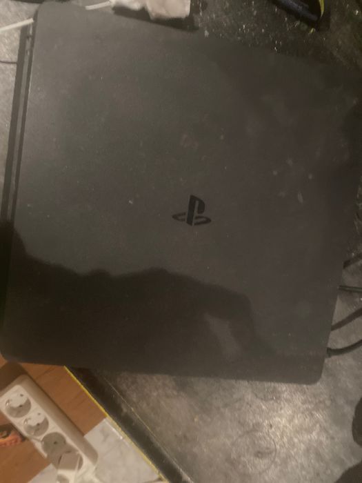 Vendo ps4 (em bom estado) em preço baixo só hoje