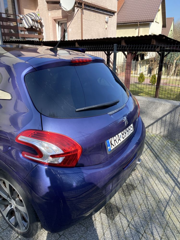 Sprzedam Peugeot 208 1,6 HDI