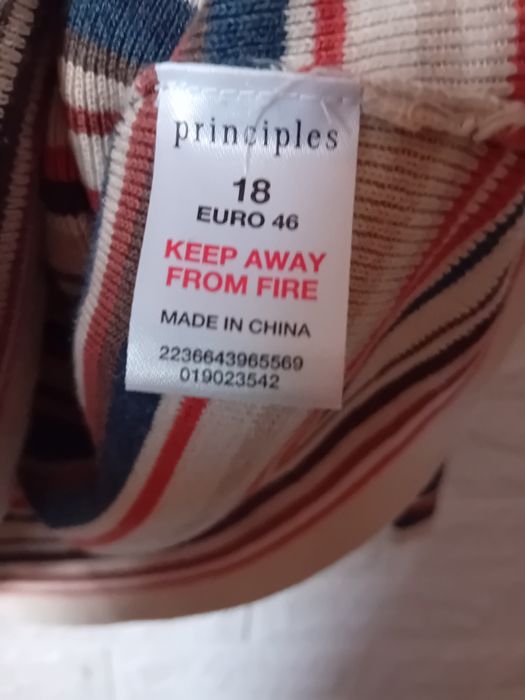 Sweter damski Principles w paski, dekolt V, rękaw 3/4 100% bawełna