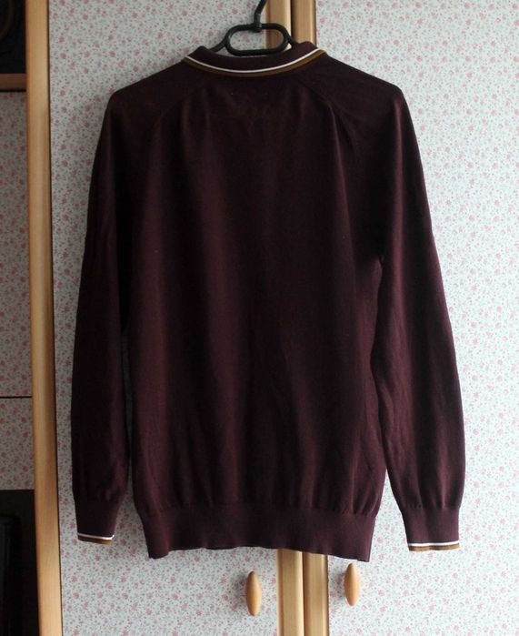 ciemnobordowy męski sweter we wzory z kołnierzykiem