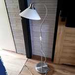Lampa Ikea stojąca biała