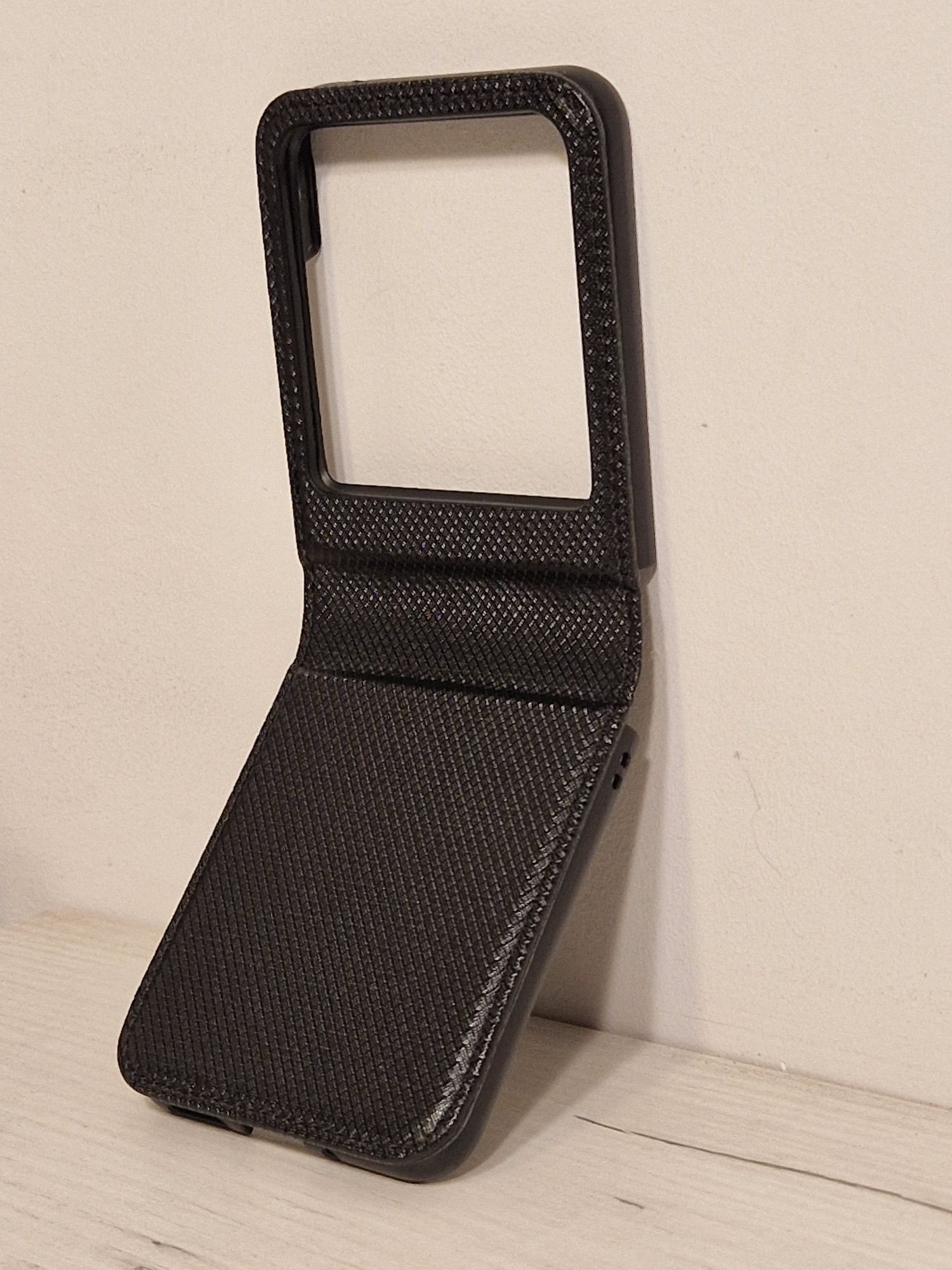 Kabura Smart Book MAGNET do MOTOROLA RAZR 40 ULTRA 5G Czarna