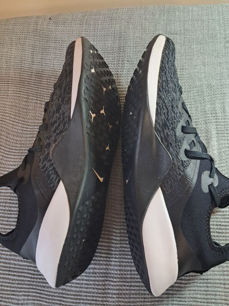 Nike Foundation Elite р 40,5
Розмір 40,5
Устілка 26 см
Б/у стан ідеал