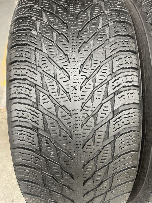Шинии зимові R17 265 65 Nokian Склад Осокорки RLX
