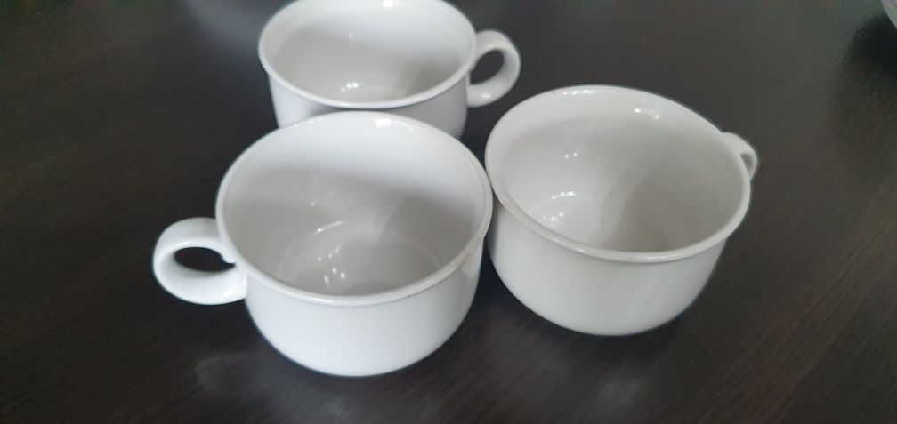 Filiżanki białe Porcelit Pruszków 19 szt