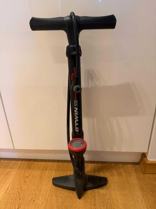 Pompka rowerową B’TWIN 500 z manometrem