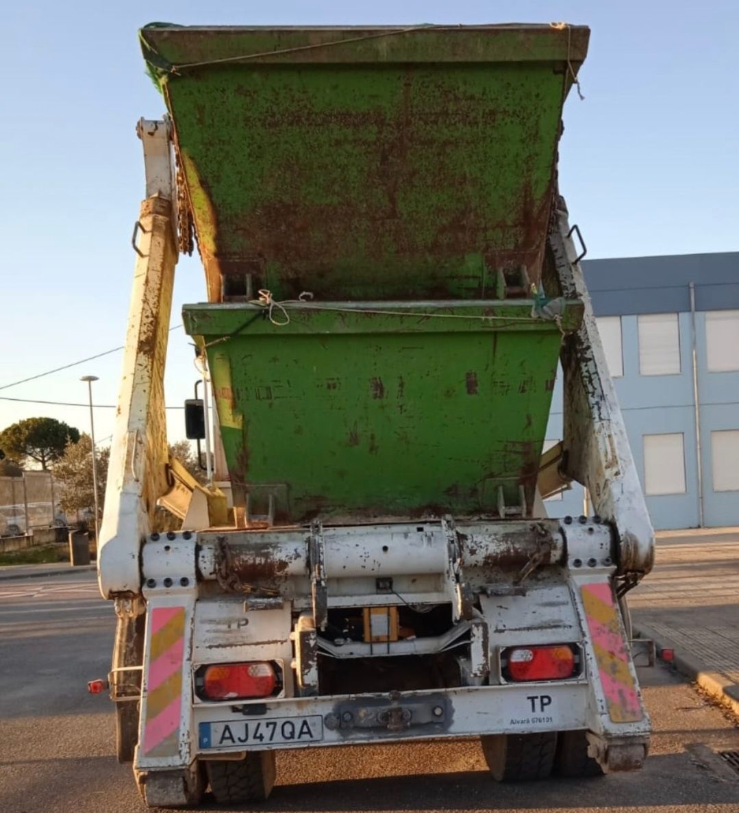 CONTENTORES para recolha e transporte de entulho e resíduos de obras