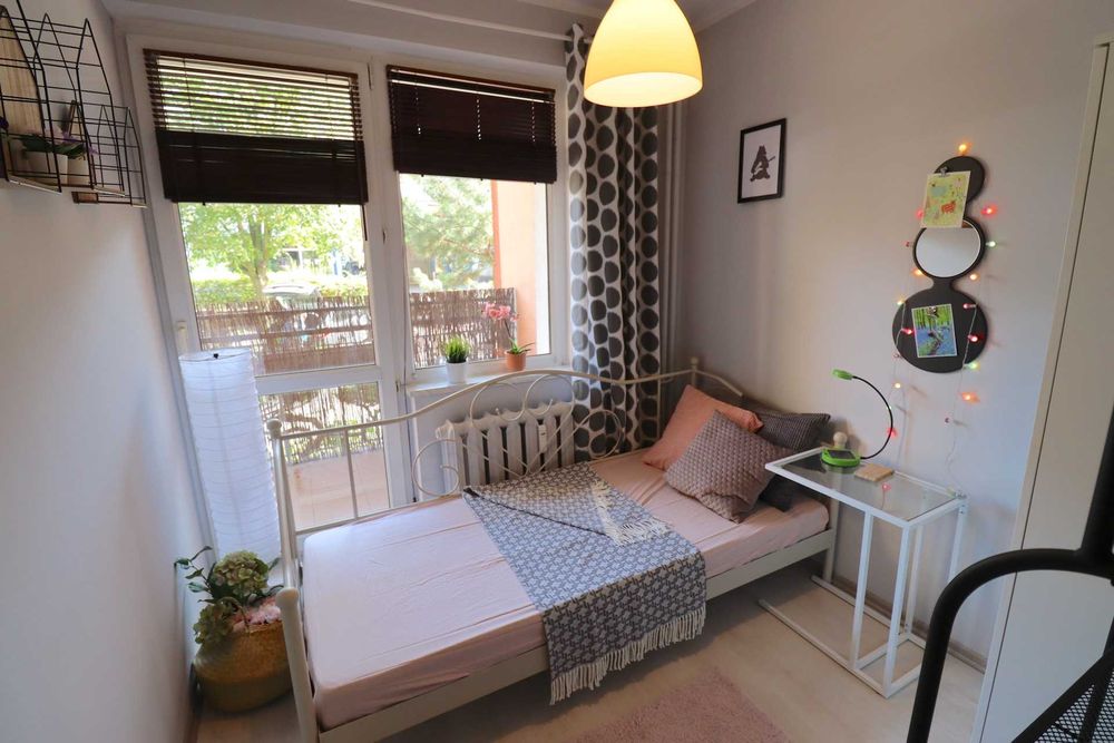 Pokój do wynajęcia w żeńskim mieszkaniu